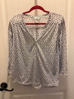 H&M 3/4 Sleeve Ivory Blouse with Black Leaf Print V-Neckline (M)